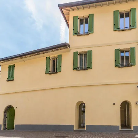 La Corte Del Lario - Contrada Dei Sarti 3*
